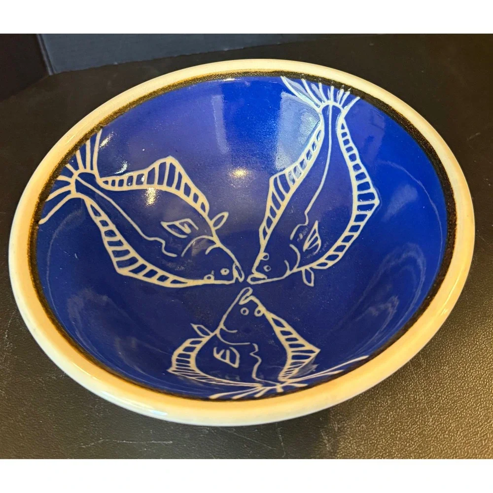 Ahna Iredale Studio Pottery Bowl Blue White Sgraffito Fish Alaska Artist 6.5